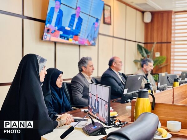 تجلیل از روایتگرانِ امید؛ ضیافتِ قدردانی از اهالیِ خبر در آموزش و پرورش منطقه ۳