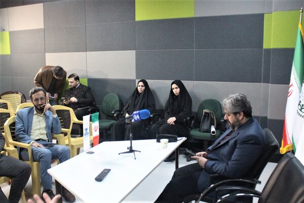 نشست صمیمی «محمد عکاف» با مدیران روابط عمومی نواحی آموزش و پرورش قم