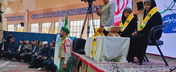 گردهمایی بزرگ دانش‌آموزان دختر مدارس غیر دولتی در همایش یاوران مقاومت یاوران نماز