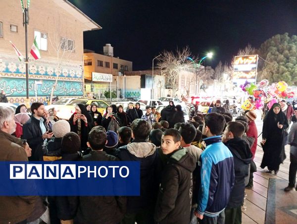 سرود خیابانی به‌مناسبت دهه فجر در کاشمر