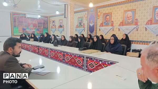 آیین تجلیل از برگزیدگان بسیج دانش آموزی شهدای عشایر در دهه امامت و ولایت 