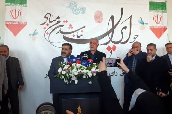 حضور استاندار تهران در شعب اخذ رای انتخابات 1402
