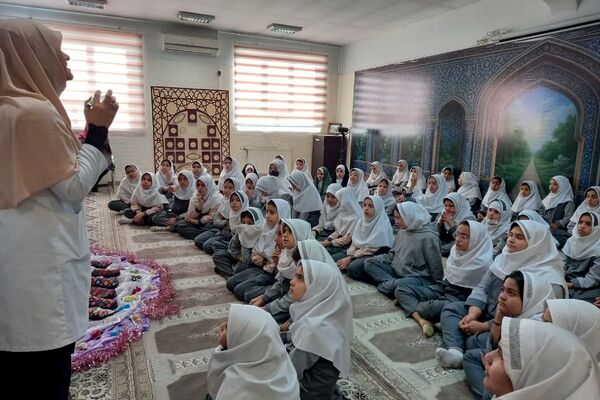 جشن بلوغ در دبستان شاهد فاطمه زهرا (س)