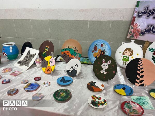 نمایشگاه آثار و دستاوردهای دانش‌آموزی خاتم