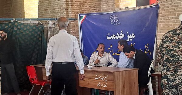میز خدمت اداره‌های شهرستان نیشابور در جمعه خشم و نصر 