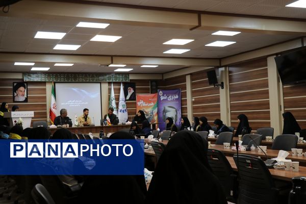 نشست گزارش عملکرد مجری‌شو و خبرنگارشو در سازمان دانش‌آموزی خراسان رضوی