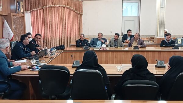 جلسه بررسی عملکرد و کیفیت آموزشی مدارس شهرستان بن با حضور مسئولان استانی