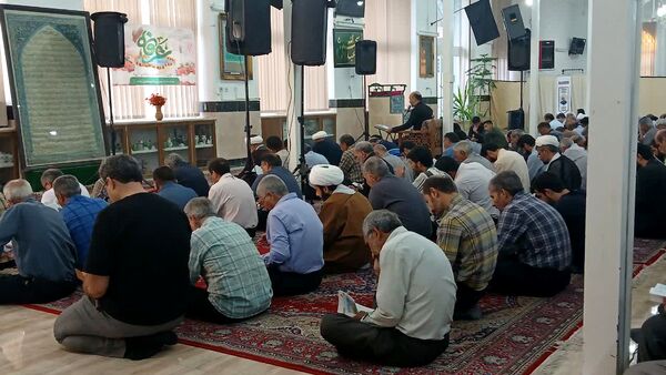 مراسم قرائت پر فیض دعای امام حسین (ع) در روز عرفه در حسینیه مرکزی آباده