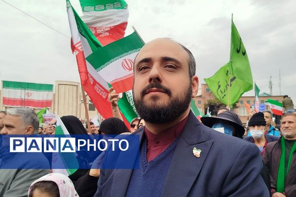 حضور اقشار مختلف مردم شهرری در راهپیمایی ۲۲ بهمن