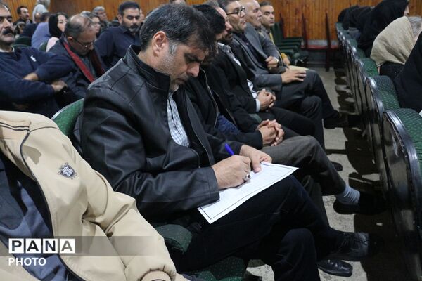 برگزاری نخستین مجمع عمومی انتخابات انجمن اولیا و مربیان در دبیرستان معراج اردبیل