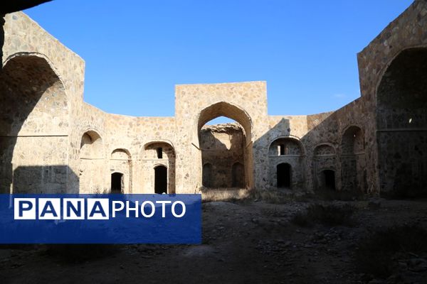 بازدید استاندار خراسان شمالی از دو کاروانسرای تاریخی شهرستان گرمه 