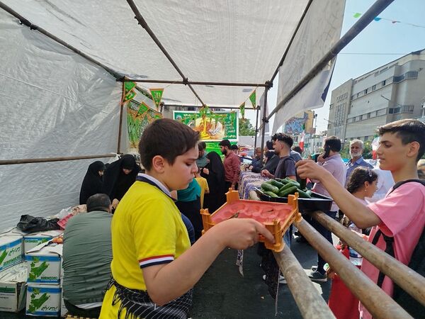 راهپیمایی 10 کیلومتری تهران به مناسبت عید غدیر و مقاومت در برابر تهدیدات دشمن