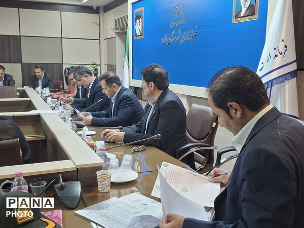شورای آموزش و پرورش شهرستان ملارد پای میز بررسی مسائل تعلیم و تربیت