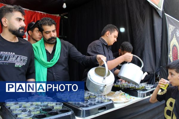 برپایی پرشور مراسم عزاداری سیدالشهدا در خیابان‌های نیشابور 