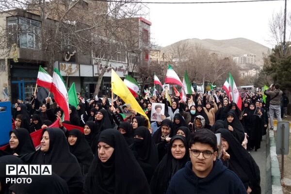 بیعت با سومین امام انقلاب در رودهن 