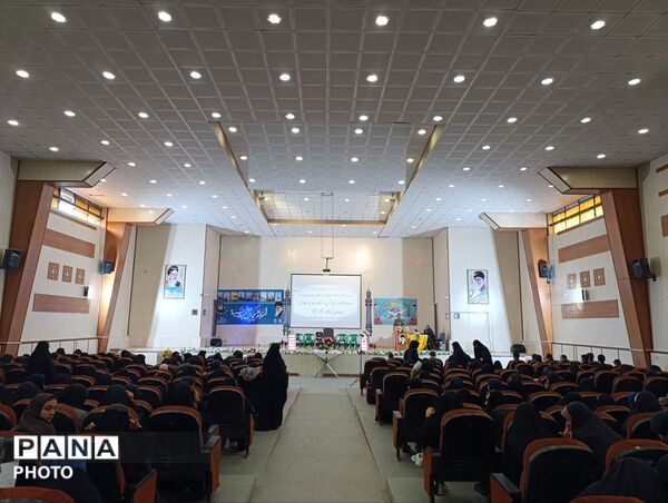 رقابت پرشور دانش‌آموزان در چهل‌وچهارمین دوره مسابقات قرآن، عترت و نماز 