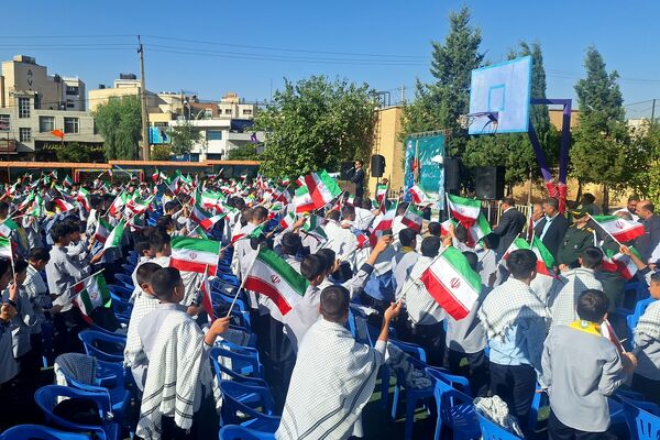 مهر با مقاومت همگام در دبیرستان هیأت امنایی رازی ناحیه چهار شیراز 