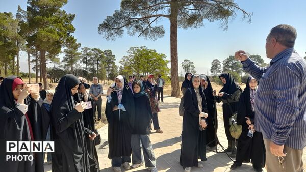 بازدید خبرنگاران پانا از باغ نشاط نیشابور 