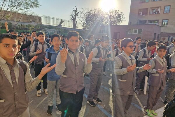 مراسم بزرگداشت خیر مدرسه ساز در دبستان بانو ابوالوفا ناحیه دو شهرری 