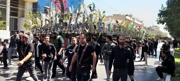 پیاده‌روی زائران بارگاه ملکوتی آقا علی‌بن‌موسی رضا (ع)