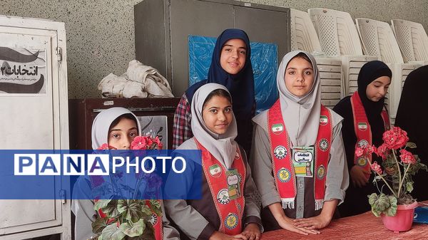 جلسه گفتمان دینی در دبستان شهید رجبی ۲ ناحیه شش مشهد 