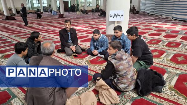 حلقه‌های میقات الصالحین باحضور دانش‌آموزان در مصلی شهرستان دامغان