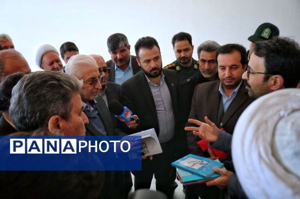 بازید استاندار از روند احداث کتابخانه شهر سنخواست