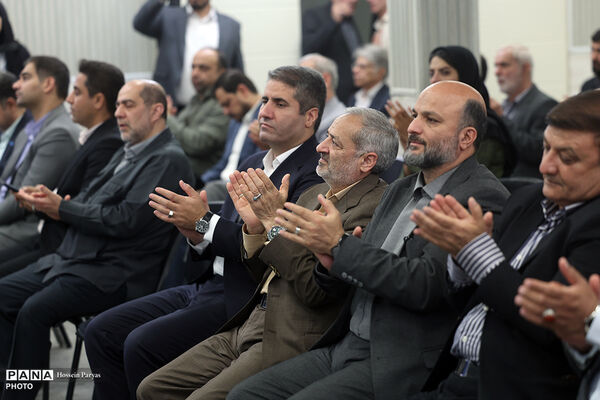 آیین بهره‌برداری همزمان از مدارس آسیب‌دیده در جنگ تحمیلی سوم