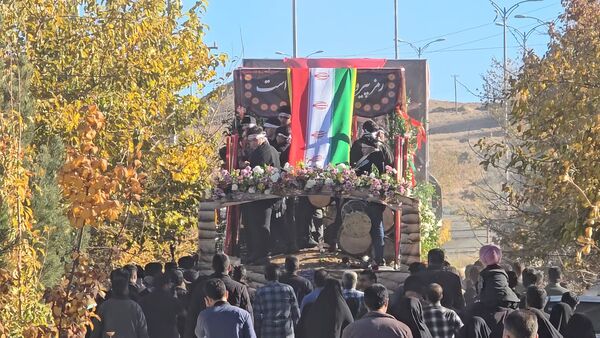 استقبال باشکوه مردم شهرستان بهاباد از شهید گمنام