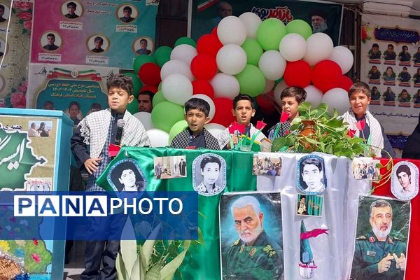 از درس تا دفاع مقدس،دانش آموزان پای کار یاد شهدا با طنین صدای زنگ مقاومت و ایثار 