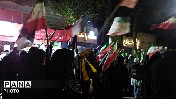 نیشابوری ها از پیر تا کودک در اجتماعات خیابانی