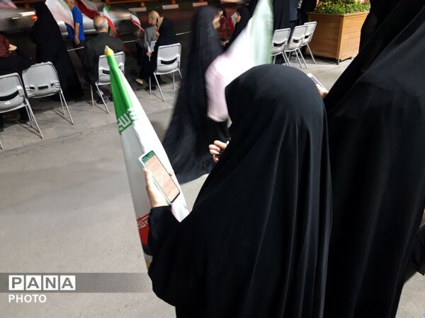 اقامه نماز استغاثه به امام زمان (عج) در موکب حماسه مقاومت دانش آموز 