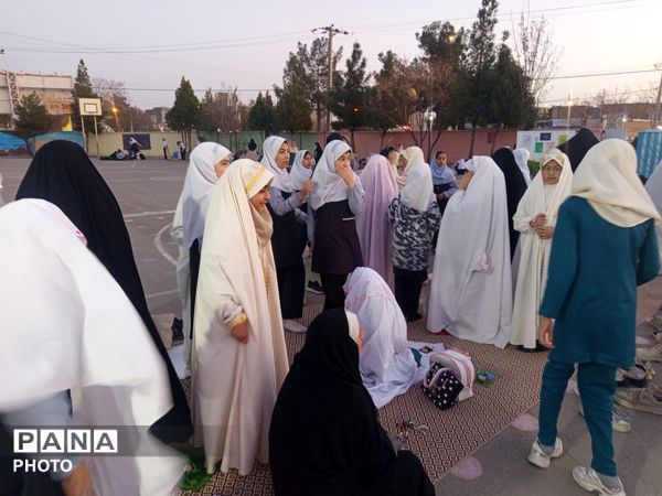 افطاری در دبستان سمیه