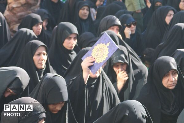 تجمع سوگواران رهبر شهید انقلاب در بهارستان‌دو