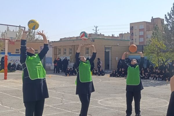 افتتاحیه المپیاد ورزشی درون مدرسه ای در دبیرستان مهر نیشابور