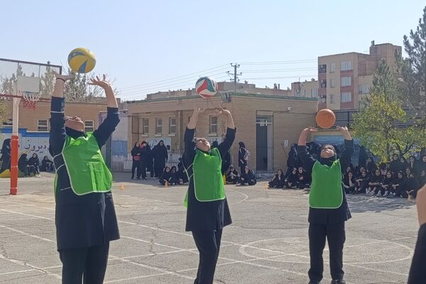 افتتاحیه المپیاد ورزشی درون مدرسه ای در دبیرستان مهر نیشابور