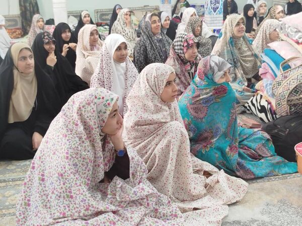 آینه‌های نور: لحظاتی سرشار از صمیمیت و گفتگو در اعتکاف دانش‌آموزی