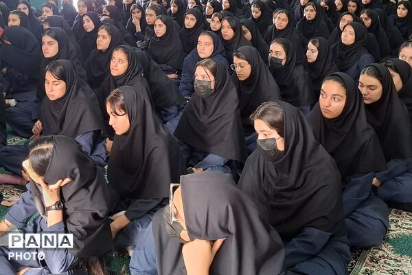 همایش برنامه ریزی درسی و مشاوره تحصیلی در دبیرستان بنت‌الهدی بهارستان دو