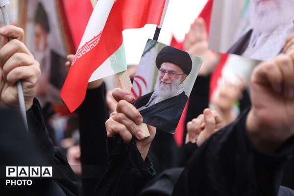 تجمع بانوان علمدار زینبیون تبریز در محکومیت جنایات بی سابقه آمریکا و رژیم صهیونیستی