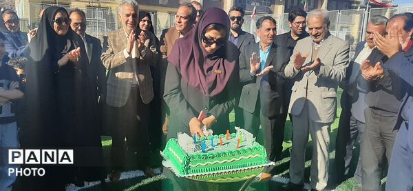 افتتاحیه زمین چمن در دبستان پسرانه گلستان ناحیه ۷ آموزش و پرورش مشهد مقدس 