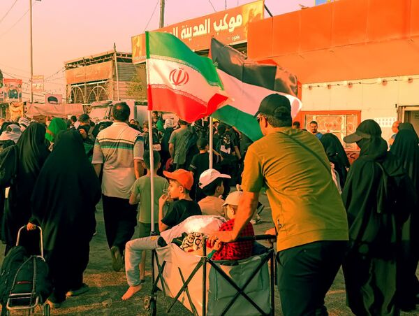عاشقان حسینی در مسیر پیاده‌روی اربعین حسینی