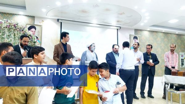 مراسم تجلیل از برگزیدگان مسابقات قرآن، عترت و نماز و جشنواره فرهنگی هنری امید فردا کاشمر