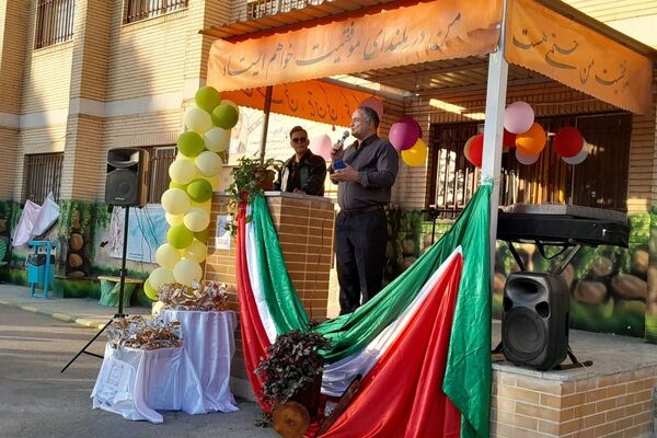 برگزاری مراسم بزرگداشت یاد و خاطره شهدای دانش‌آموز و جشن روز دانش‌آموز در مدارس شهرستان ملارد
