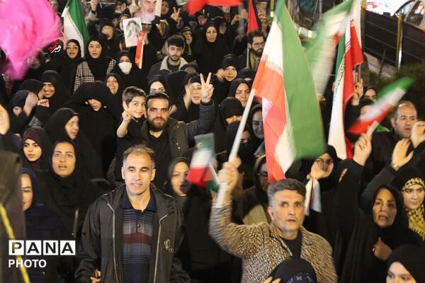 آتشِ غیرت در خاکِ قرچک؛ شعله‌هایِ رهایی، نمادهایِ اسارت را سوزاند