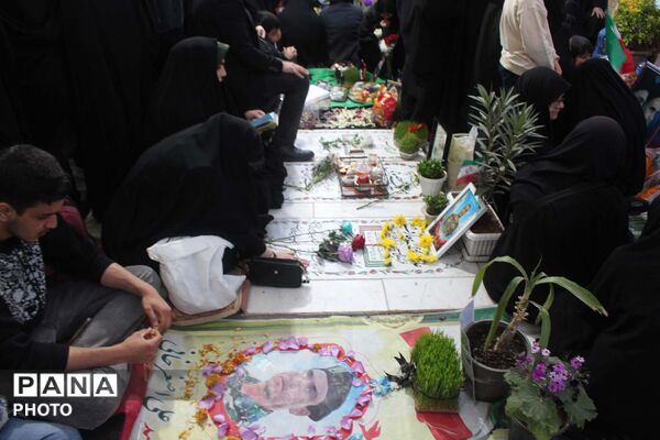 حال و هوای آغاز سال نو در جوار مزار شهدای جنگ رمضان