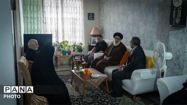 دیدار هفتگی نماینده ولی فقیه با خانواده معظم شهدا و ایثارگران