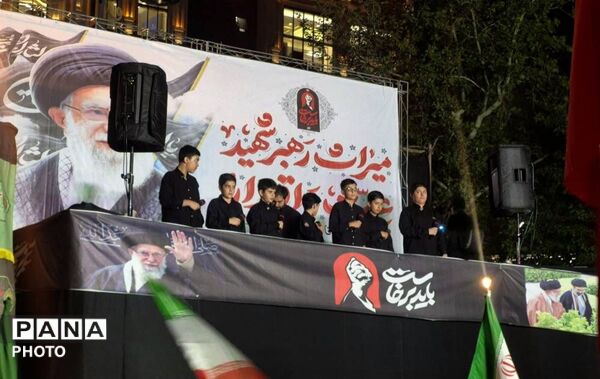 وقتی تمام شهر، رنگ سوگ او را به خود می‌گیرد