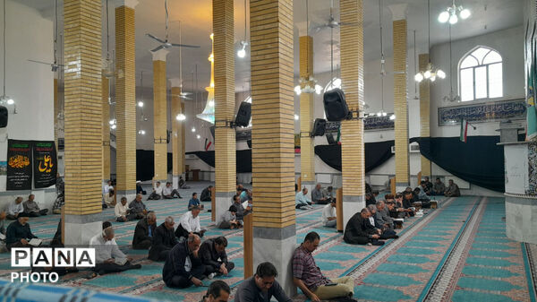 مراسم دعای عرفه در مسجد صاحب الزمان شهرستان کوهدشت