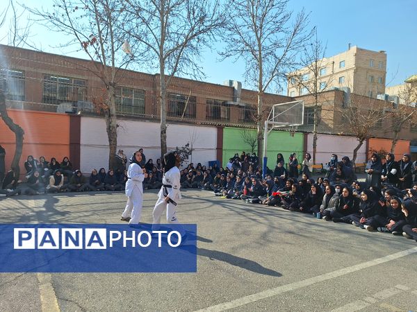 فجرانه ورزشی در دبیرستان حضرت ولی عصر (عج)