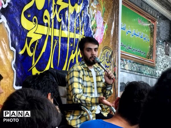 طنین جشن میلاد در مسجد فدائیان شاهزاده قاسم نیشابور